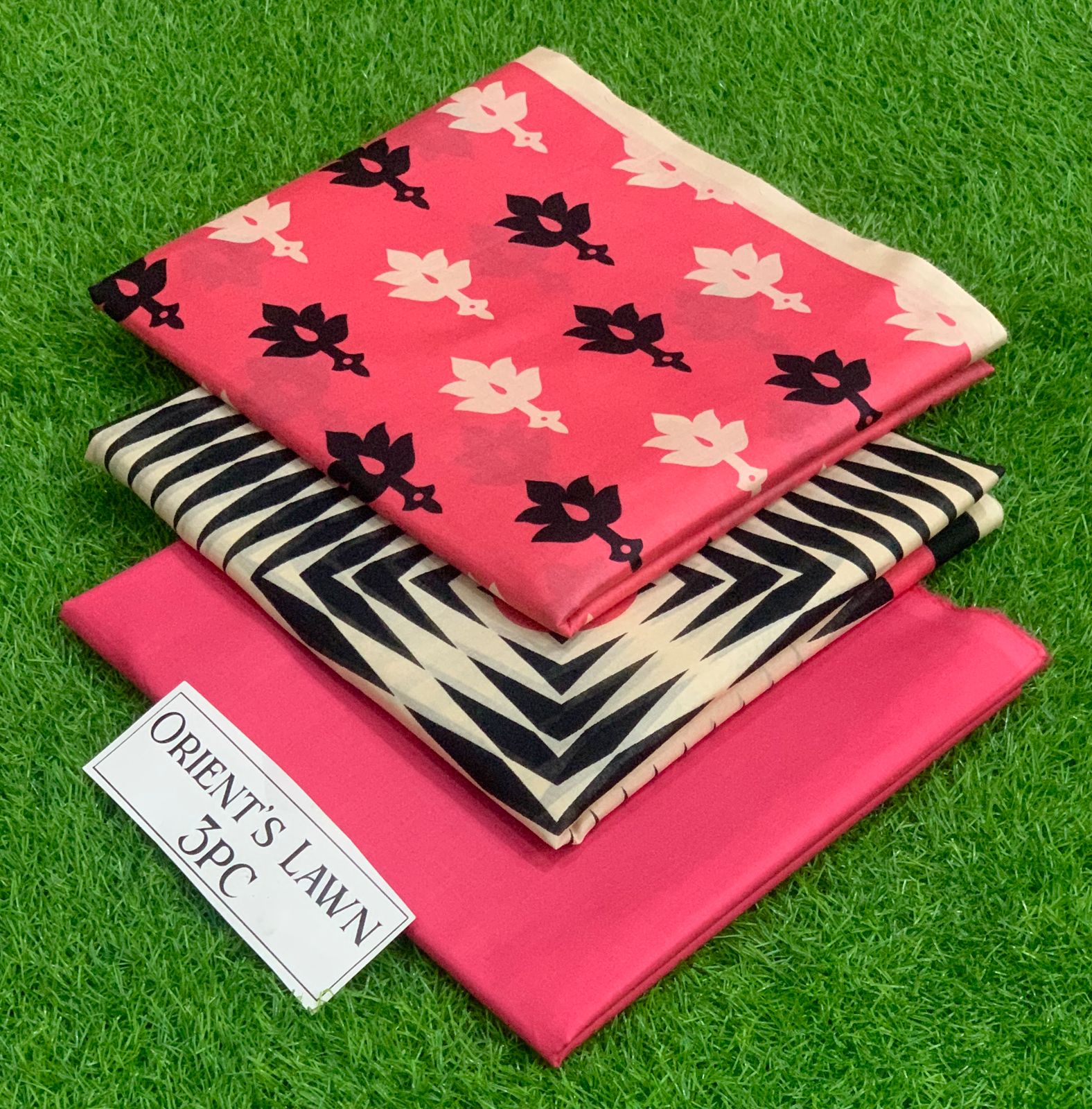 3 Piece Unstitched Lawn Suits