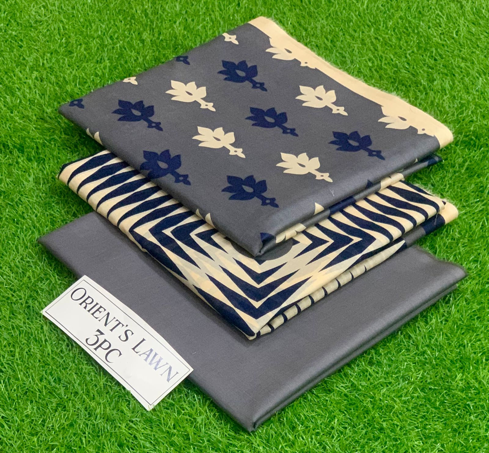 3 Piece Unstitched Lawn Suits
