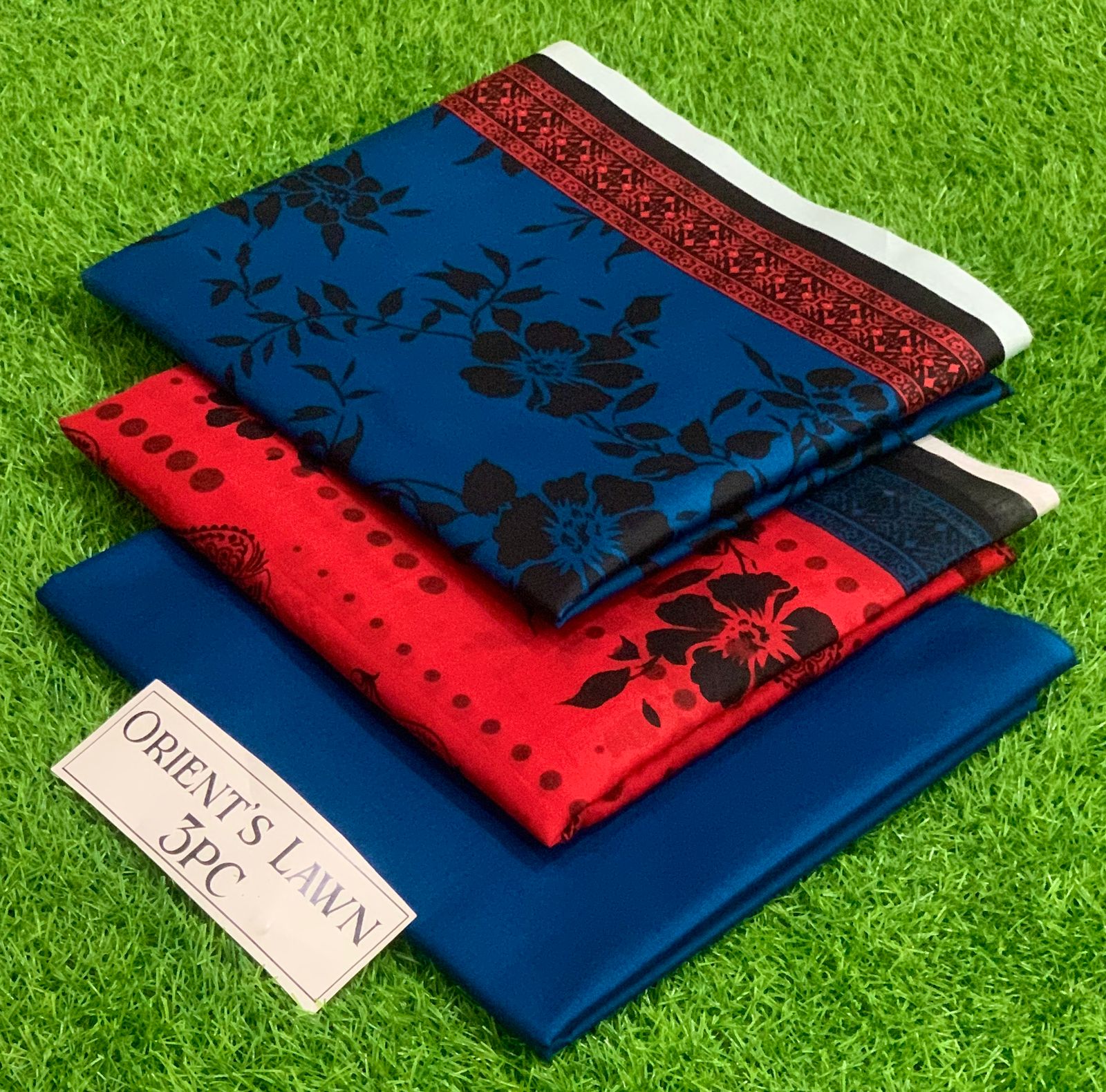 3 Piece Unstitched Lawn Suits