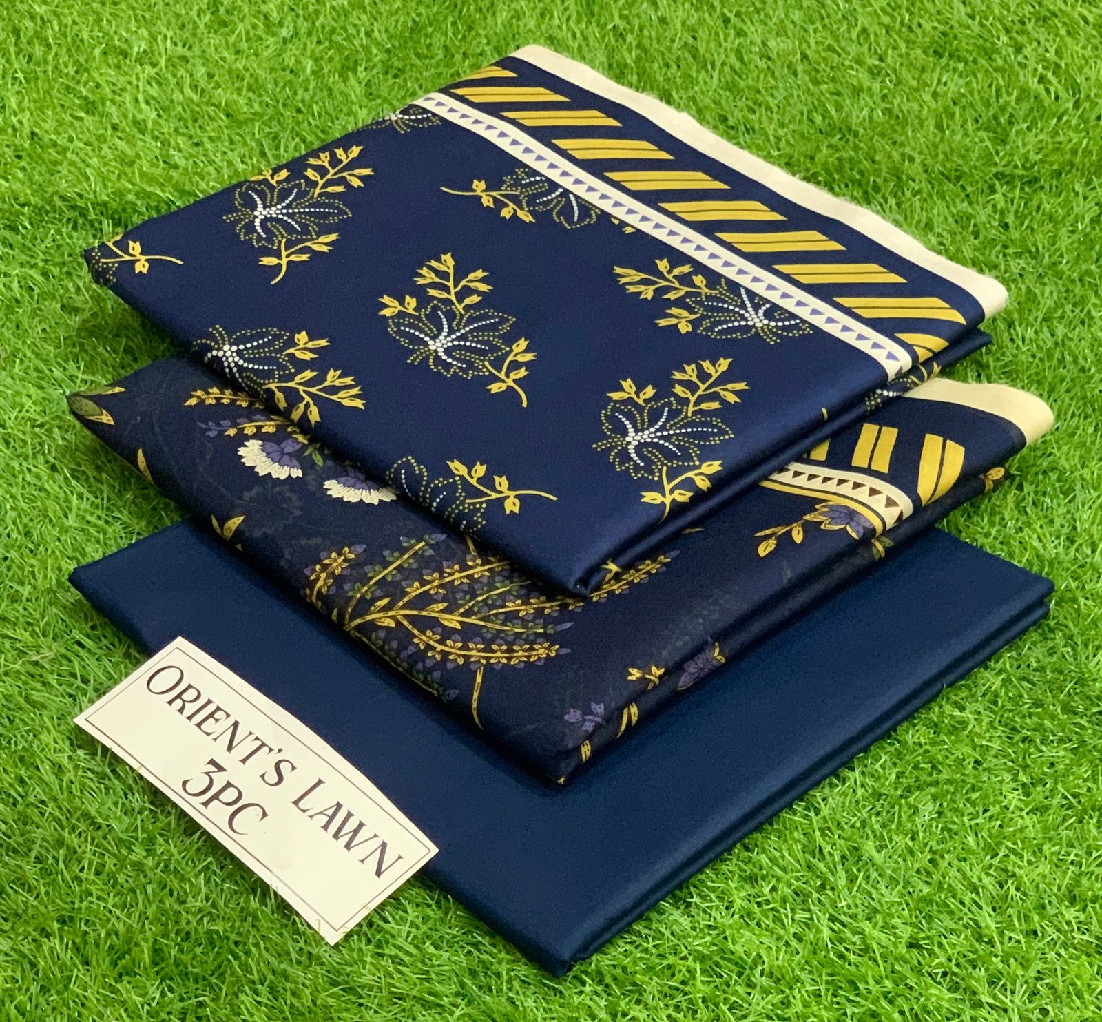 3 Piece Unstitched Lawn Suits